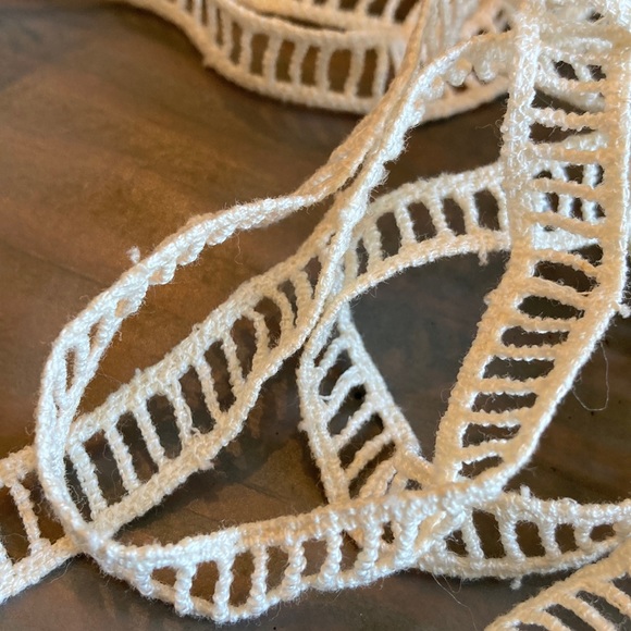 7 ft of mid century 1960s all cotton ladder trim. Cream ecru. Americana - Picture 2 of 5